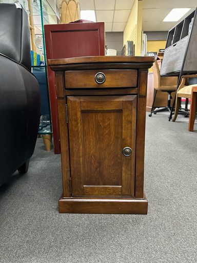 Pull Out End Table