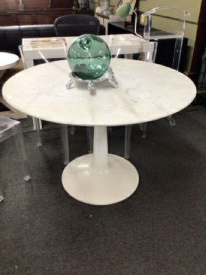 William Sonoma Pedestal Dining Table