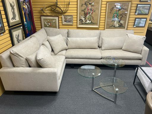 Great House w/pillows New Sectional