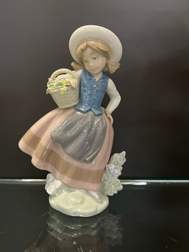 Lladró Girl with Flower Basket Porcelain Collectible