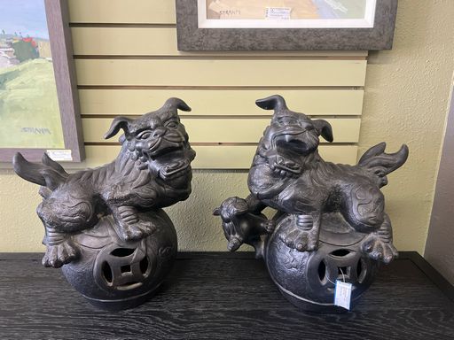Mid-Century Modern Pair of Asian Fu Dogs Decorative Accent Statues