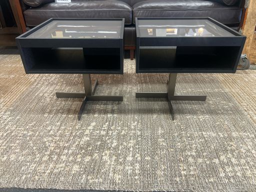 Pair of Minotti Italian Modern Nightstands