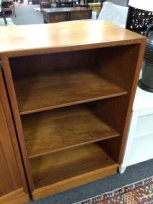 3 Shelves Cabinet